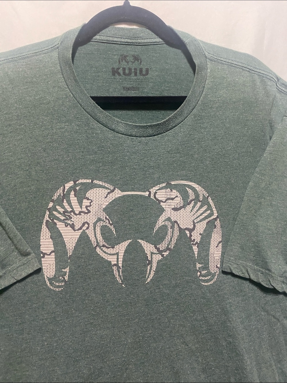 KUIU Olive Green Short Sleeve Tee with Tan Ram Logo Size 3XL XXXL